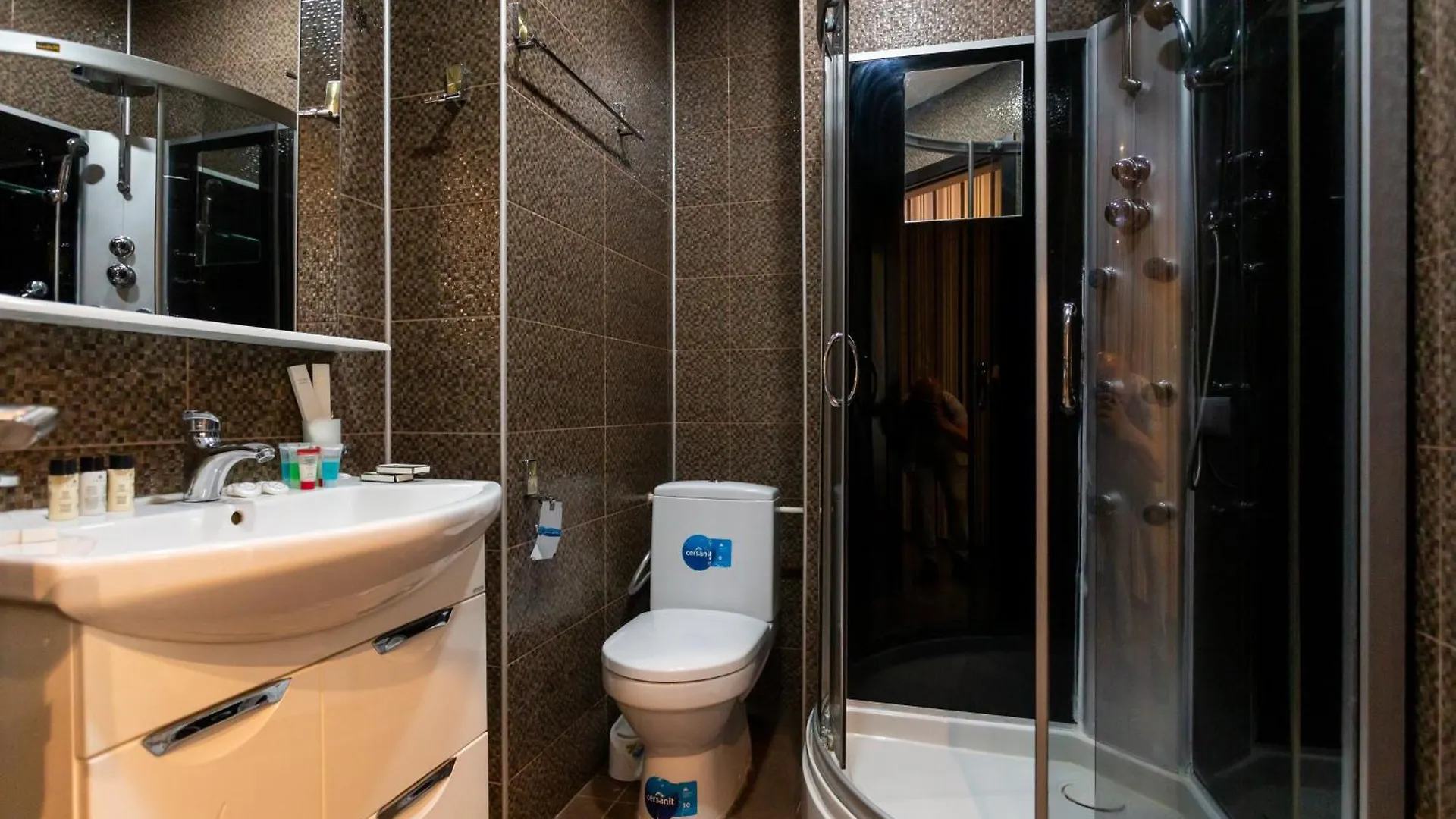 2Br, 2Ba Apartment In The City Hub Tbilisi 0*,